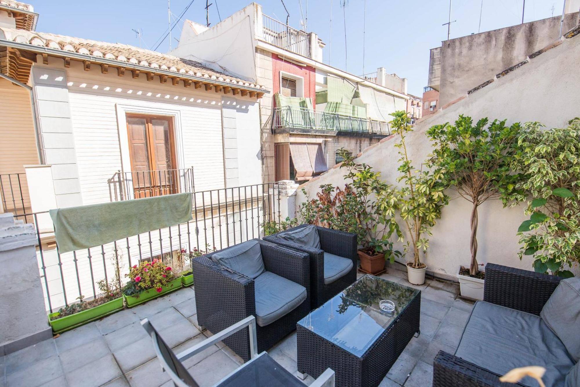 Eight-Bedroom House,799020009:JPEG